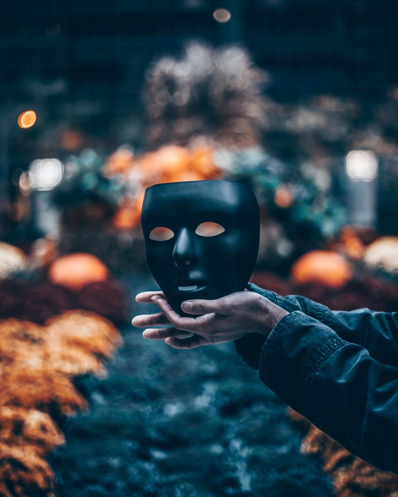 Le guide ultime pour porter un masque vénitien avec style