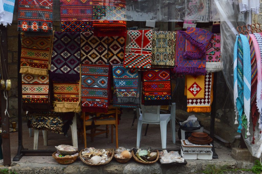 Découvrez les derniers modèles de foulards pour femme